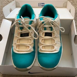 Air jordan 11 low